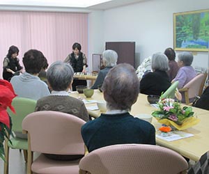 お琴の演奏会画像